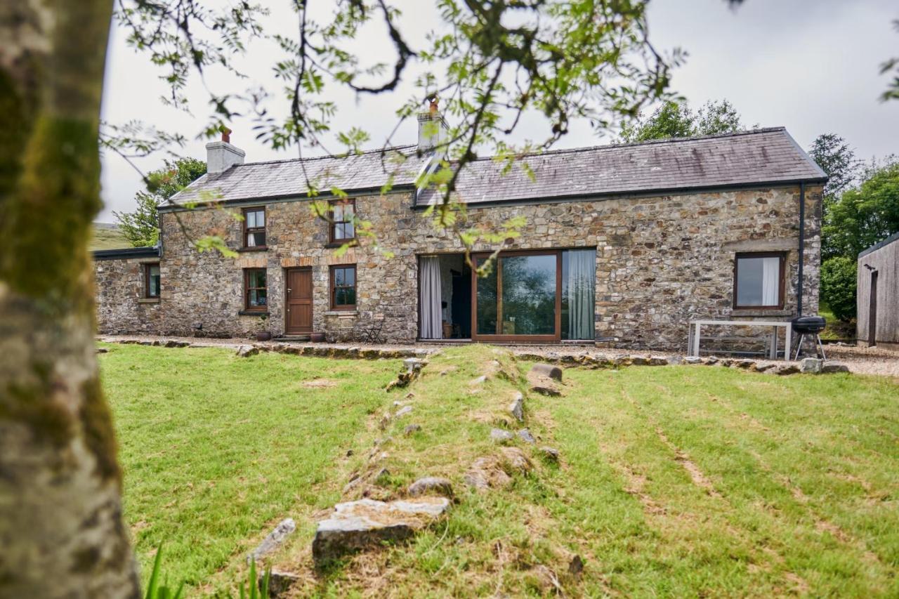 Wildhaven- Idylic Rural Farmhouse With Log Burner And Countryside Views Gwynfe 外观 照片