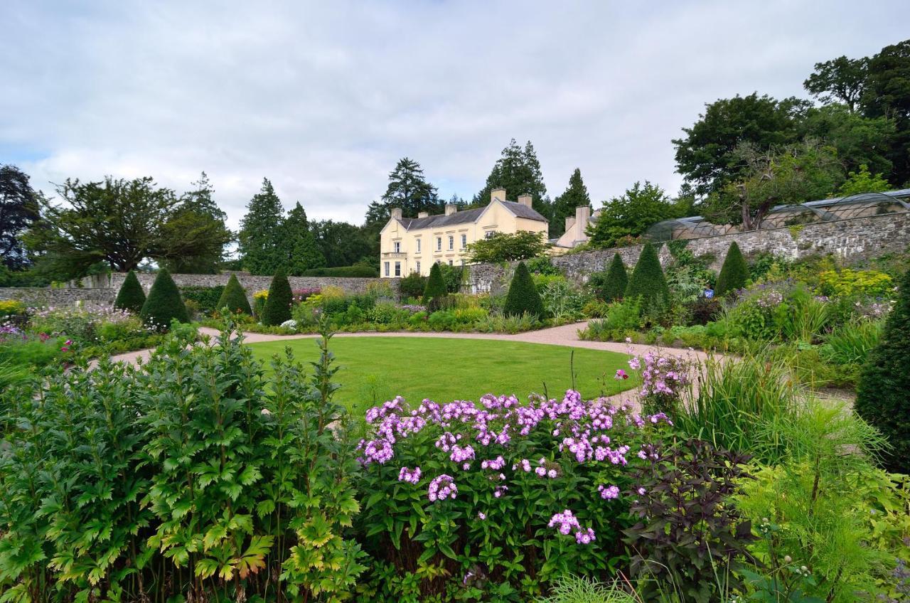 Wildhaven- Idylic Rural Farmhouse With Log Burner And Countryside Views Gwynfe 外观 照片